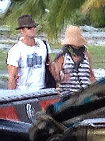 Jennifer Aniston and Justin Theroux Arrive in Bora Bora for Their Exotic Honeymoon (with Some Famous Friends in Tow!)| Couples, Weddings, Honeymoon, Celebrity Weddings, Jennifer Aniston, Justin Theroux