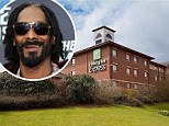 Snoop Dogg stays at the Holiday Inn Express