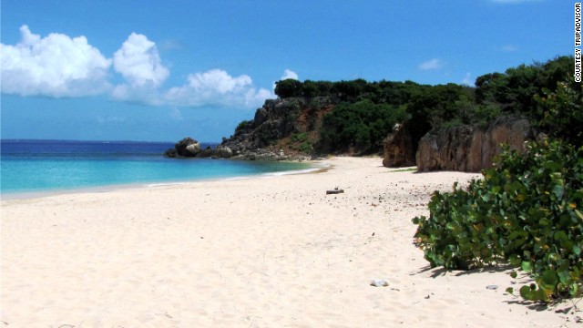 On the Dutch/French island of Sint Maarten/Saint-Martin, the getaway would run about $5,566.