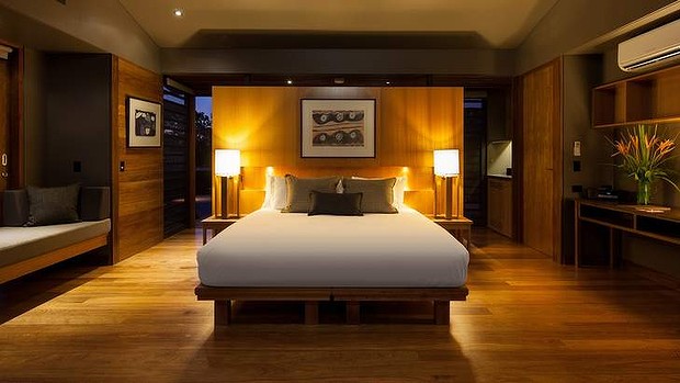 Cliffside Retreat bedroom.