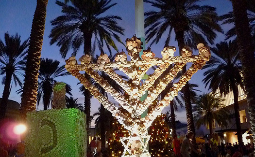 2015-11-18-1447872599-7126922-3hannukah.jpg