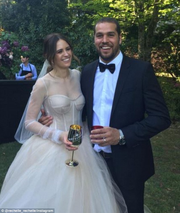 The smiles say it all! Jesinta and Buddy couldn't contain their joy as they enjoyed their big day