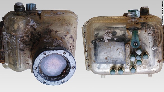 U.S. tourist Lindsay Crumbley Scallan lost her camera in Hawaii in August 2007. It washed up in March in Taiwan, and was found by two China Airlines' staff. Using Facebook, the airline tracked down Scallan and returned the still-working camera.