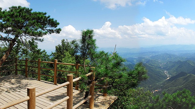 While Google only has 2.3% market share in China, Google's study also looked at top searches in what will soon become the world's largest domestic travel market. Hangzhou and Suzhou were declared the destinations of greatest interest to travelers within China. 