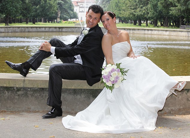 Mariangela and Angelo Benetti, from near Milan, married in 2012 but lost their camera memory card on the last day of their Australian honeymoon