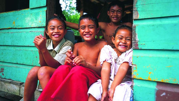 Smiling children in Upolu