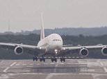 Emirates A380 makes crosswind landing in Dusseldorf