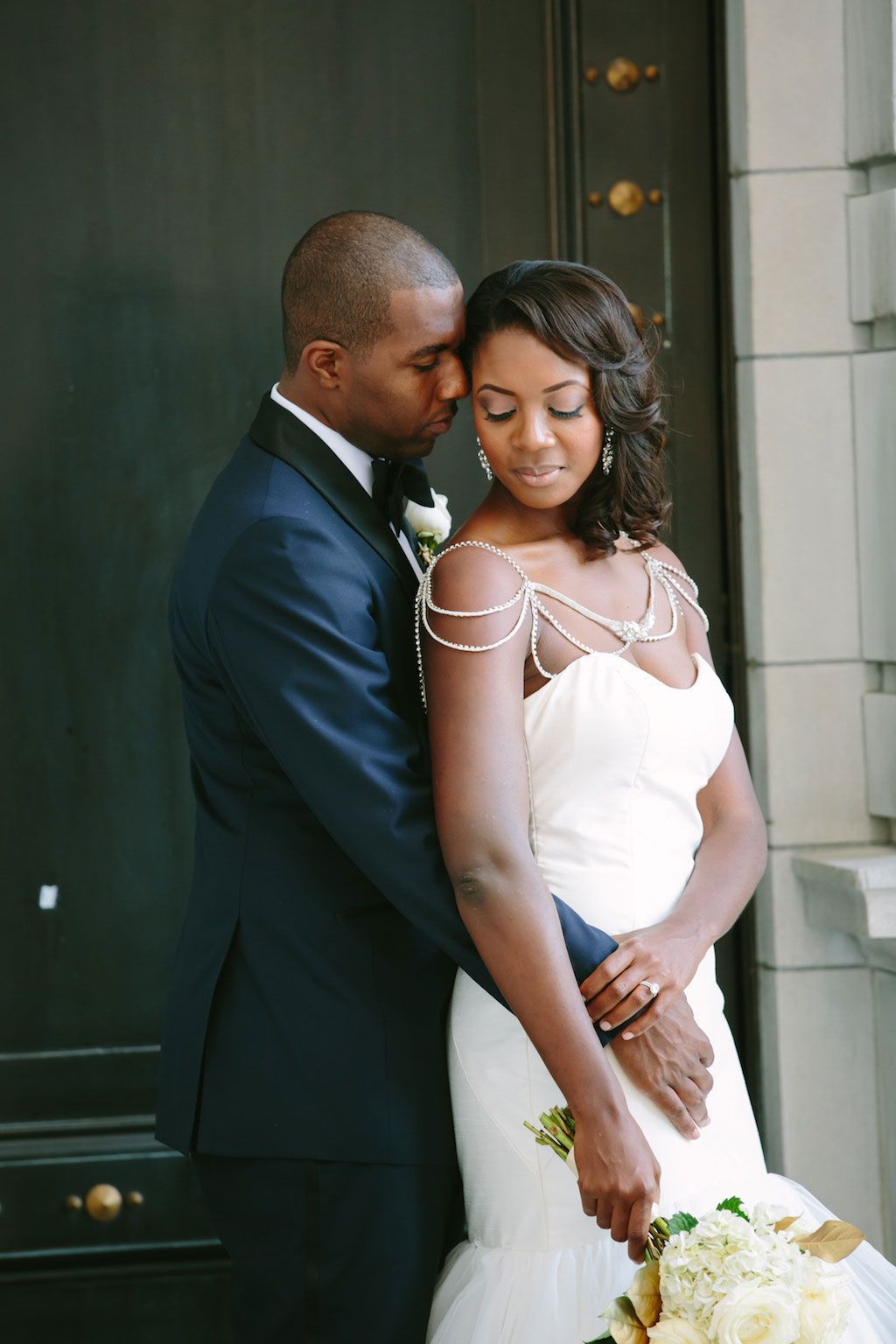 6-20-16-gold-globe-travel-themed-wedding-carnegie-institute-for-science-dc-9