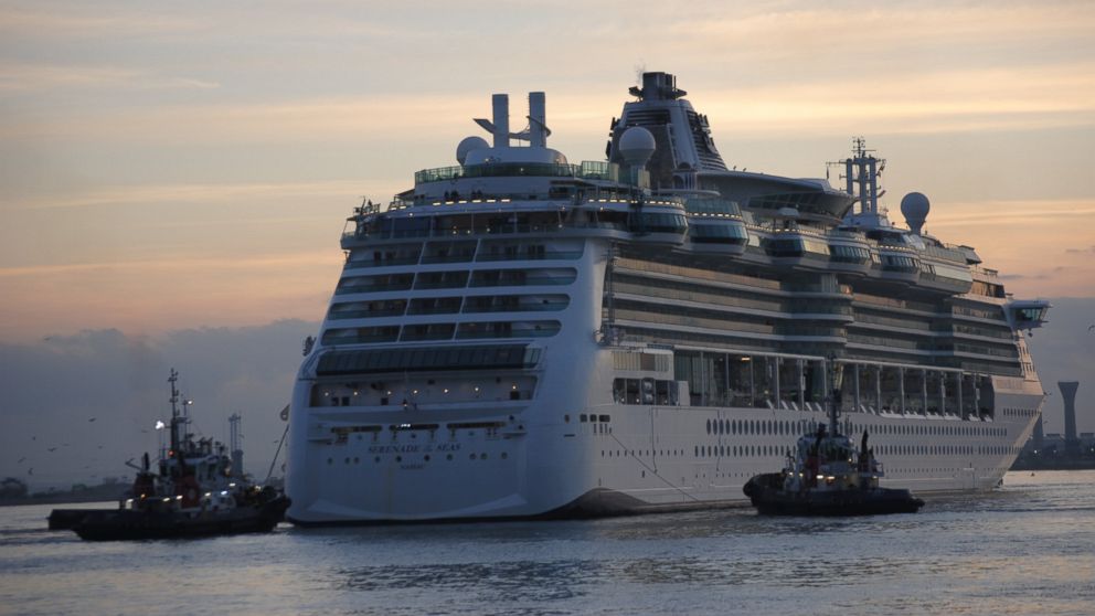PHOTO: Royal Caribbeans Serenade of the Seas ship.