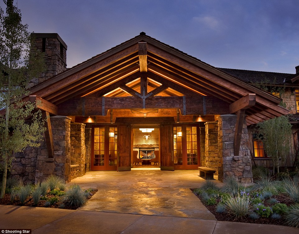 Facilities at the hotel include a 25-metre tension  pool, a childrens' pool, two year-round spas, a fire pit, and an event lawn