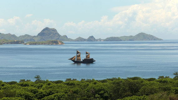 2016-01-13-1452712808-468872-alilapurnamakomodoisland0.jpg
