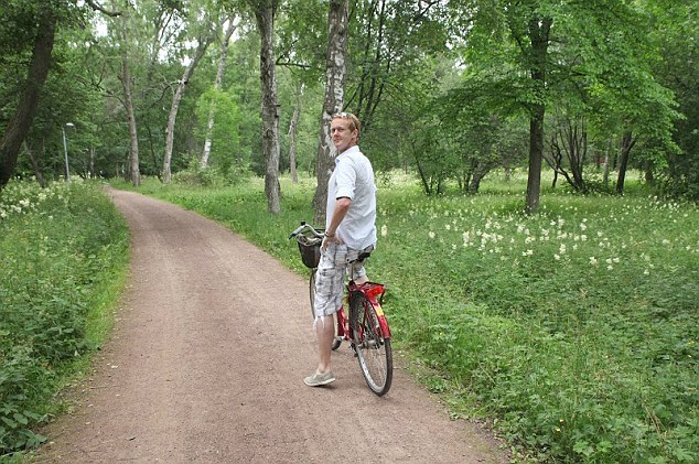 Two wheels good: Christian discovers the benefits of pedal power in Mariehamn