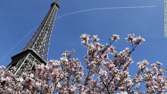 How can 10,000 tons of iron be revered as a romantic icon? Because of the city that surrounds it. Kissing under the Eiffel Tower is a rite of passage for couples in Paris, even though it recently a href='http://edition.cnn.com/2014/01/20/travel/london-beats-paris-tourist-city/index.html'lost out to London as a top tourist destination/a. 