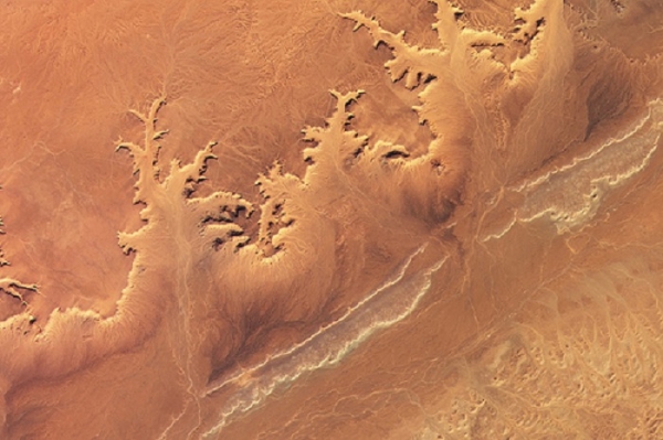 Dust from the Sahara Desert travels thousands of miles across the ocean to reach the U.S.