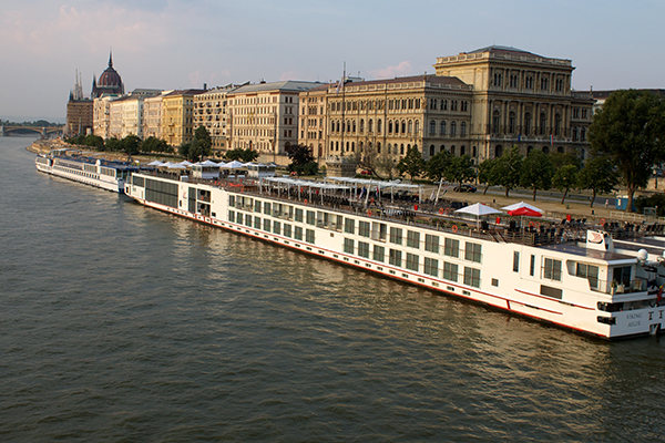 river cruise ships Budapest